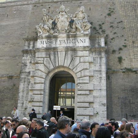 Апартаменты Vatican Low Cost Рим Экстерьер фото